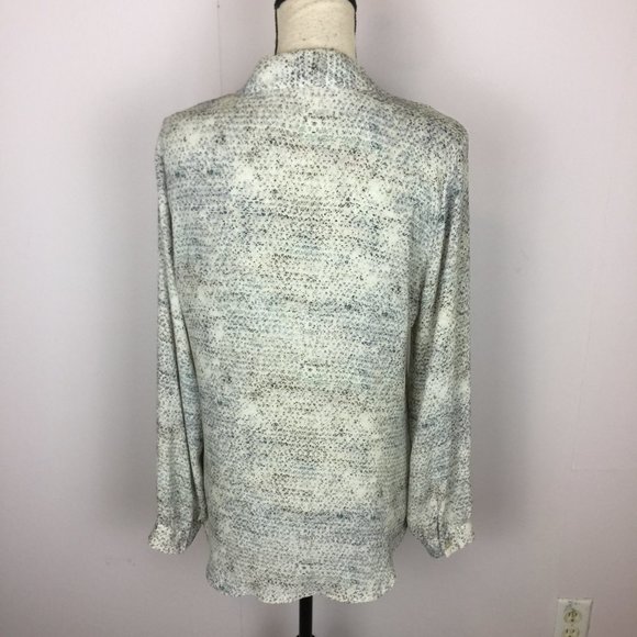 Violet & Claire Blouse Top Size M Womans White Gray V-Neck Long Sleeve Chiffon - Picture 2 of 15